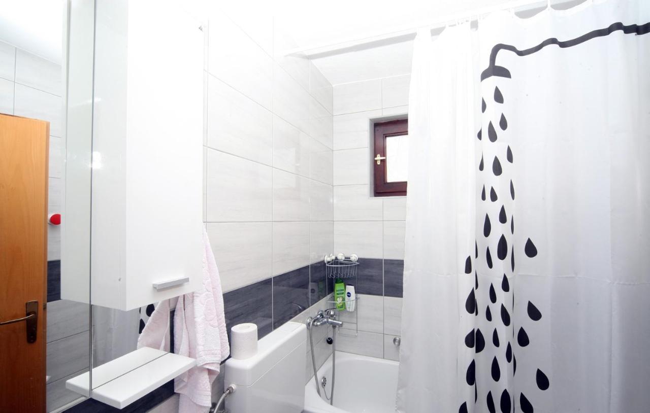 Apartments Mond Gornji Karin Extérieur photo